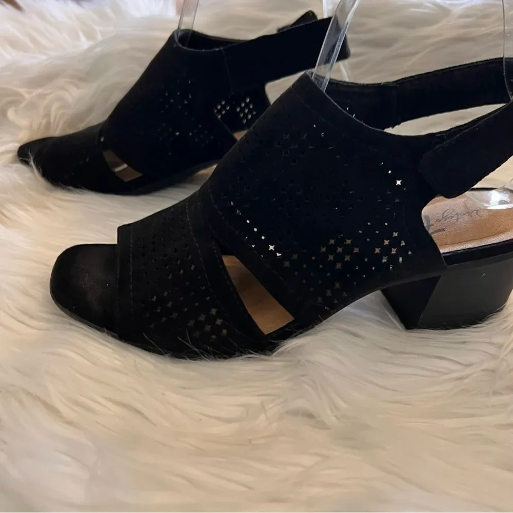 Vintage 7 Eight Lara Sandals Black Size 6.5 Faux Suede Cut Outs Heel